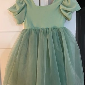 Holly and Bloom Sage Puff dress size 7